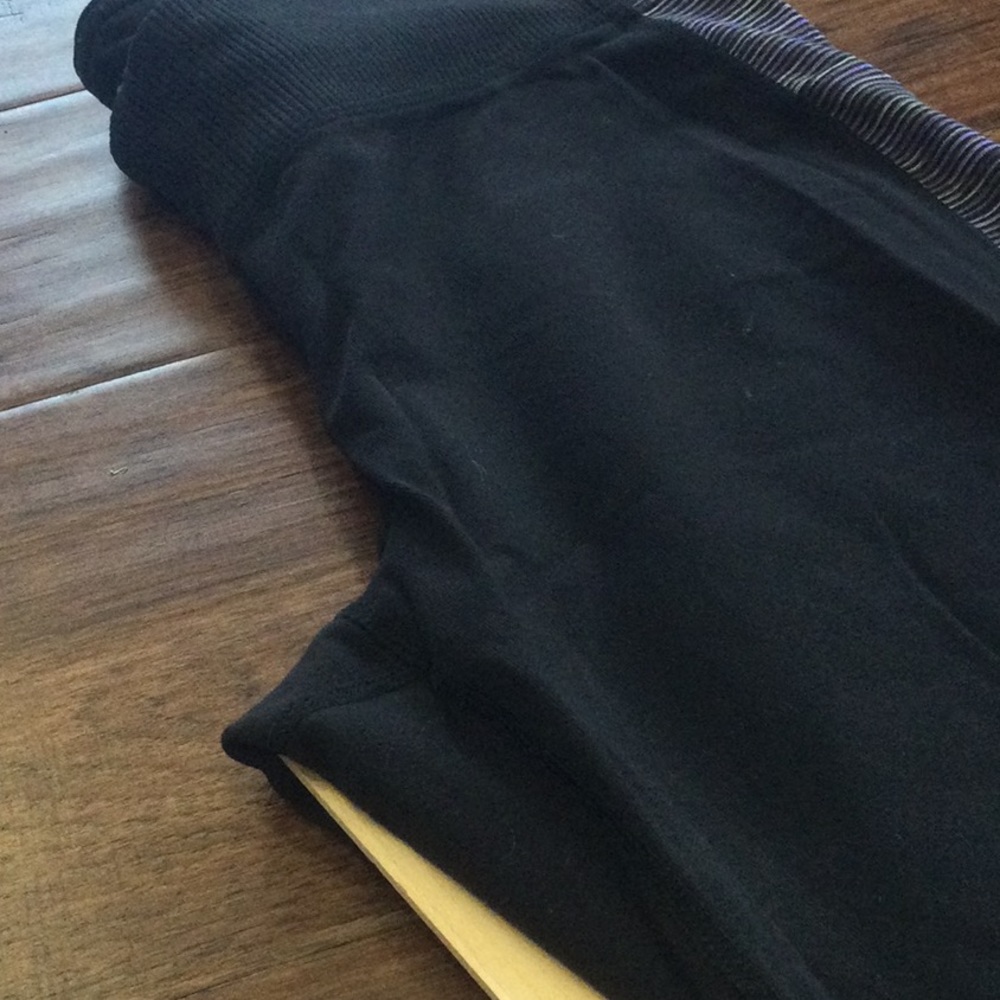 Athleta Black Yoga Pants Workout or Leisure Sz MT - Picture 7 of 7